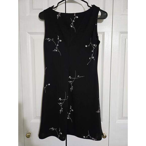 Denial small women's black and white floral dress with sheer overlay - Picture 4 of 8
